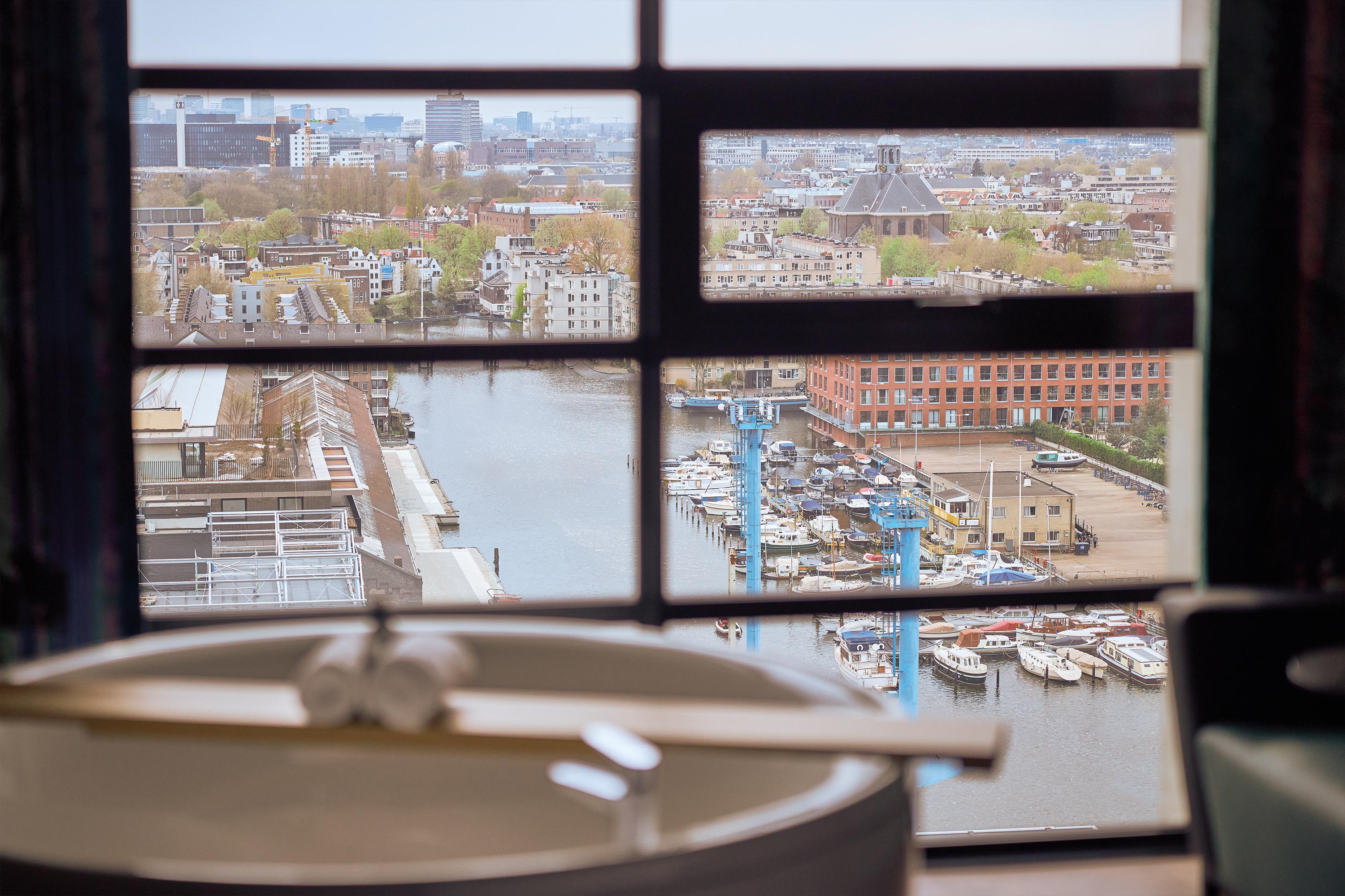 Inntel Hotels Amsterdam Landmark מראה חיצוני תמונה View of the city of Rotterdam from the top of the tower