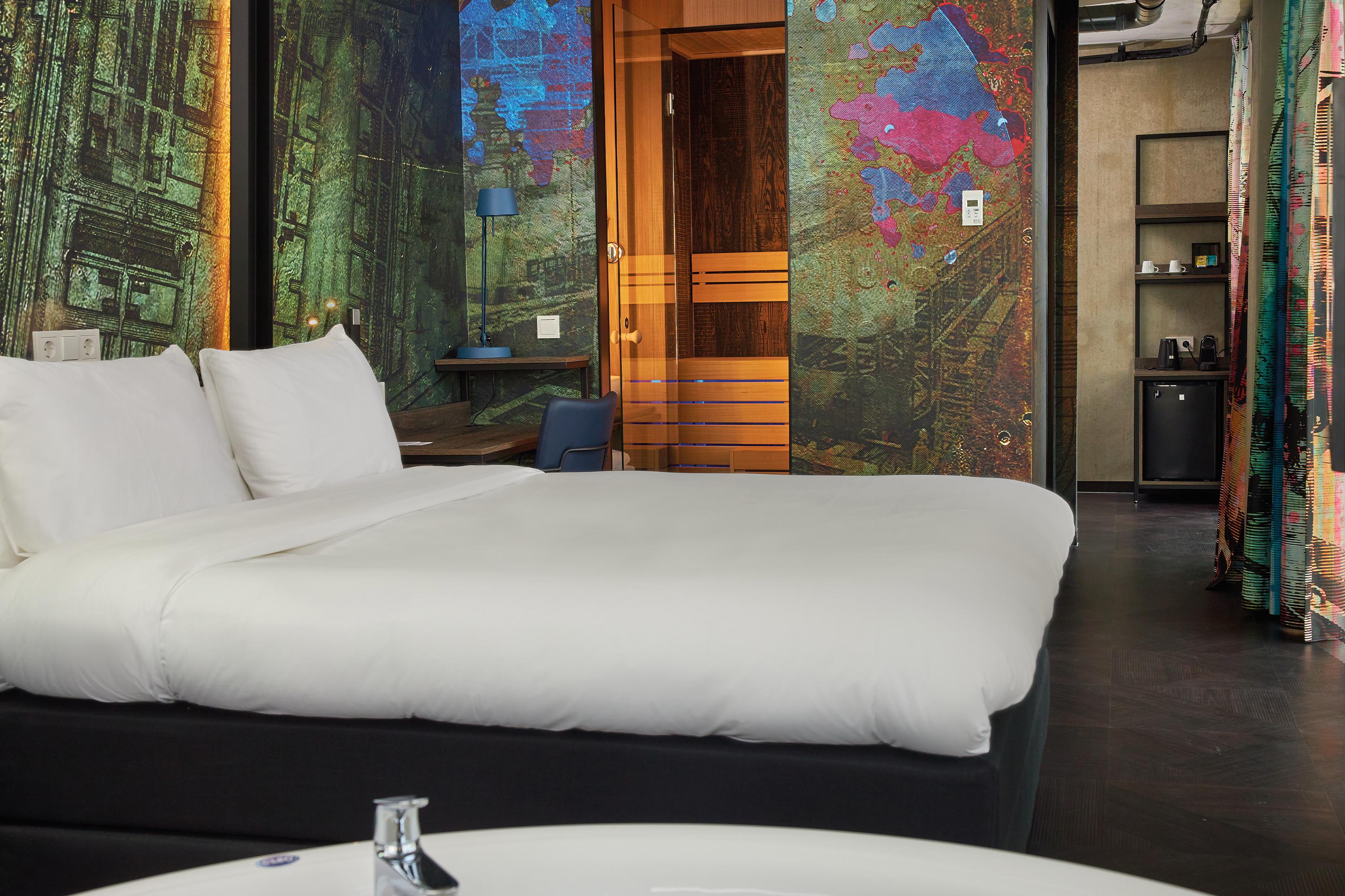 Inntel Hotels Amsterdam Landmark מראה חיצוני תמונה The interior of a room at the hotel